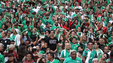 https://betting.betfair.com/football/images/Fans%20Mexico.jpg